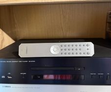 Yamaha CD-S700 CD player