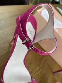 Brand new unworn bright pink high heel sandals UK6