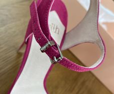 Brand new unworn bright pink high heel sandals UK6