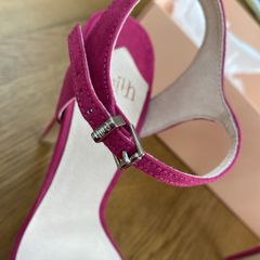 Brand new unworn bright pink high heel sandals UK6