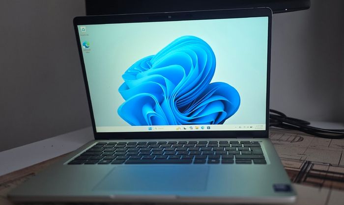 Dell 14250 pro ultra 7 Second Gen 512gb 32gb ram