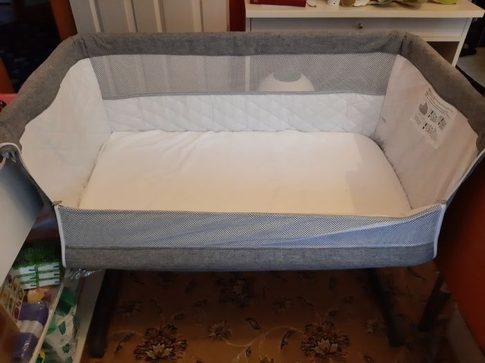 Bedside crib/ coosleeper