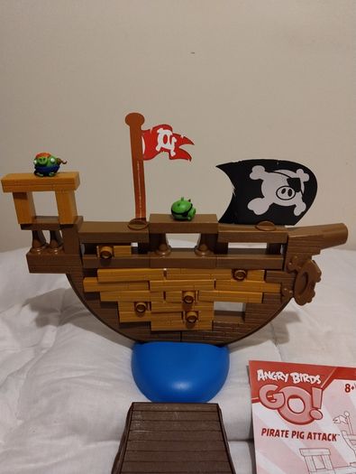 Angry Birds Go! Jenga Pirate Pig Attack Game