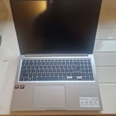 ASUS Vivobook 16