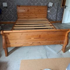 Sleigh bed frame (King size)