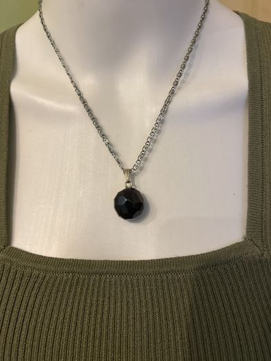 Chain necklace with black stone pendant