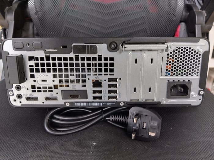 HP ProDesk 600 G4 SFF (i5 8th Gen) and power cable
