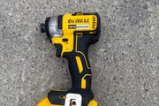 Dewalt impact an battery