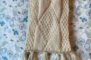 Vintage John Molloy 100% wool hand knit Aran cream scarf