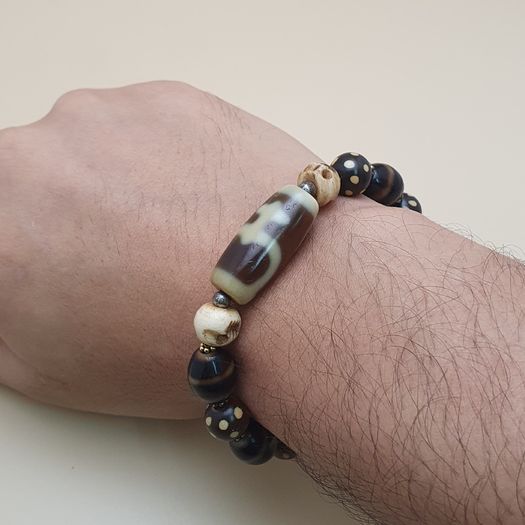 Vintage Himalayan Tibetan Treasure Vase & Stripe Pattern & Dotted Quartz Bracelet