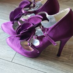 Purple satin shoe
