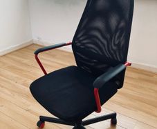 Office / gaming chair
