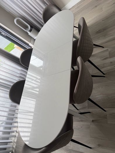 Dinning table with chairs extendable