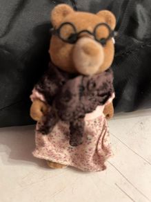 Vintage Sylvanian Families Grandma Timbertops