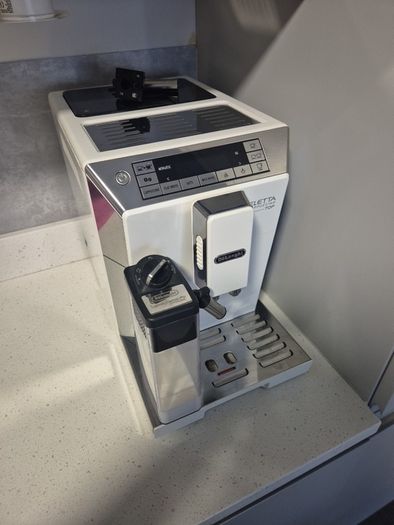 DeLonghi Eletta cappucino coffe machine