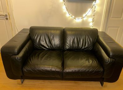 Black leather 2-seater sofa