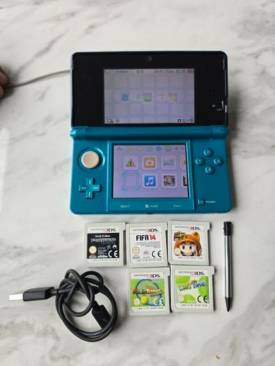 Nintendo 3ds aqua blue