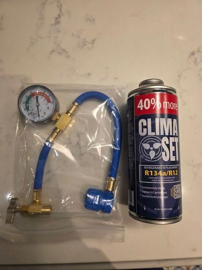 Air-con refill R134a refrigerant gas