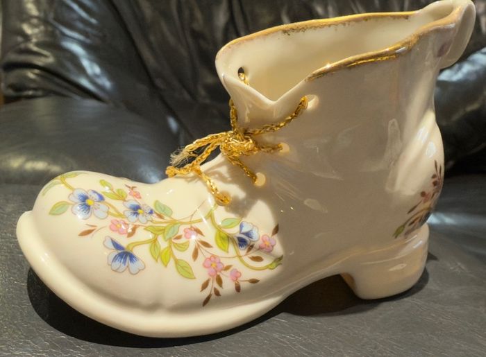 Cre Irish Porcelain Boot Flowers Vines Delicate. Irish Porcelain