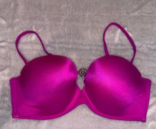 Victorias Secret Bombshell Swim bikini top 34 D in a Stunning vibrant fuchsia pink shade. brand New With Tags