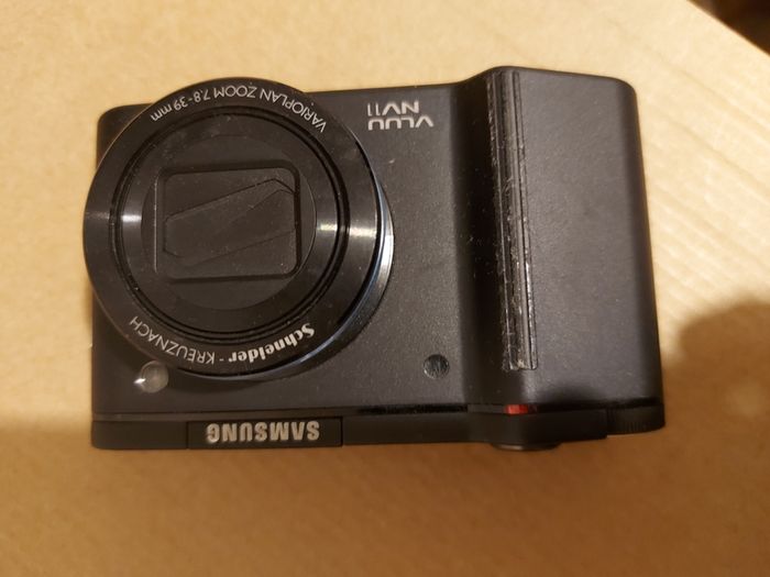 Samsung NV11 10.1MP Compact Digital Camera Black Landiao 5X Zoom Schneider Lens, no Battery, excellent cosmetic condition