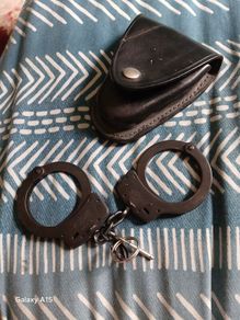 hand cuffs