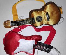 Bild -A -Bear Workshop 2 plush guitars