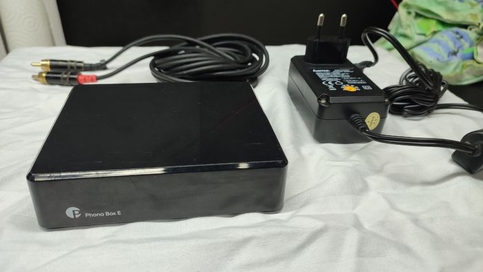 Pro-Ject Phono BOX E, turntable preamplifier. Full set.