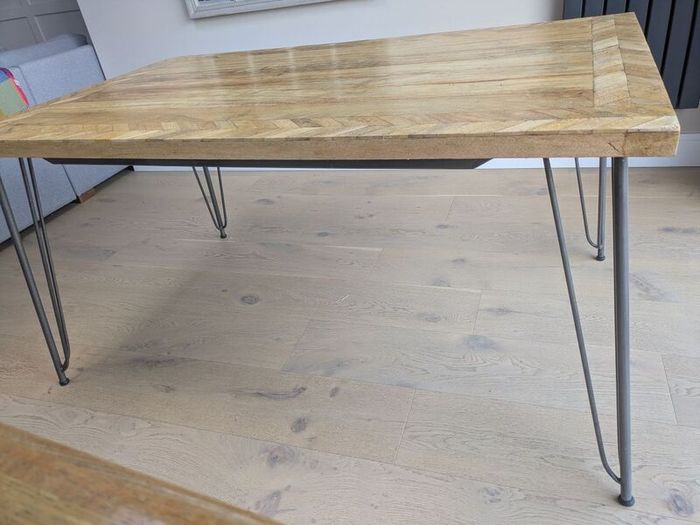 Dining table - hairpin leg
