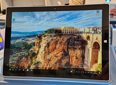 Microsoft Surface Pro 3 12inch i5-4300U 8GB RAM 256GB SSD Windows 10 Pro Touch (Without Keyboard)