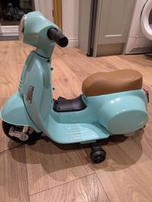 Kids Ride-on Vespa Scooter