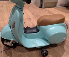Kids Ride-on Vespa Scooter