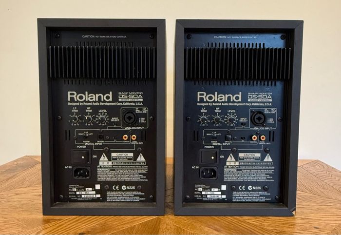 Roland DS-50A Bi-Amp Digital 24 bit Monitors