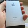 iPhone SE (Sim Free unlocked) Image 3