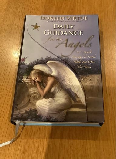 Daily Guidance from Your Angels: 365 Angelic Messages to Soothe, Heal, and Open Your Heart