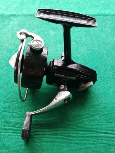Vintage Intrepid New Deluxe Course/Spinning Reel