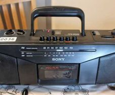 From 1984 Sony CFS-204S, Perfect sound, Radio working, tape do not play.