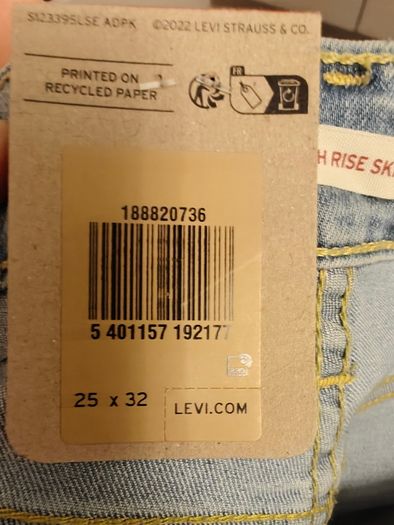 Levis Brand new women 721 High Rise Skinny Jeans Colour: Emblem Of Story - Blue, size 25