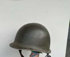 US WW2 McCord 1942 Fixed bale rear seam M1 helmet with Vietnam P64 liner