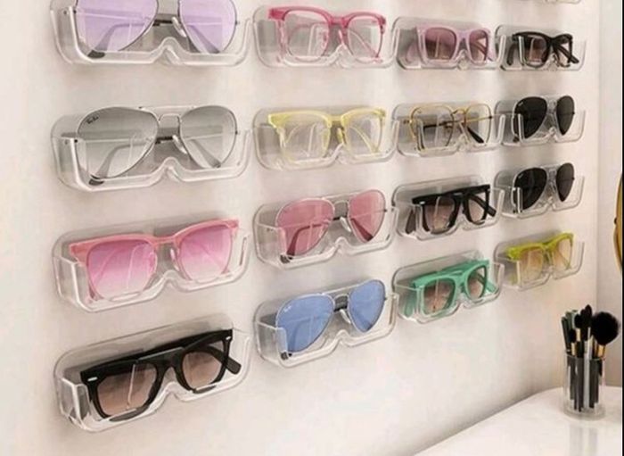 3 Clear Glasses Holders