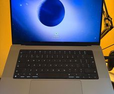 M1 Mac Book Pro 16GB 10 Core