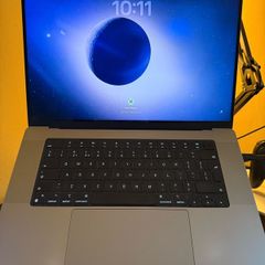 M1 Mac Book Pro 16GB 10 Core
