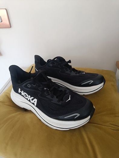 Hoka Clifton 10