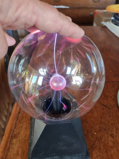 Plasma lamp/plasma ball