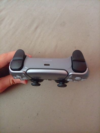 PS5 controller