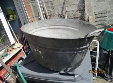vintage galvanised washing  bath tub