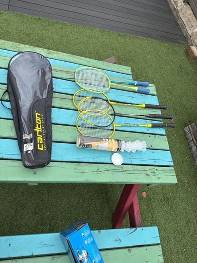 badminton rackets and shuttles