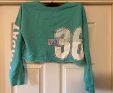 jumper girl  H&M crop top green