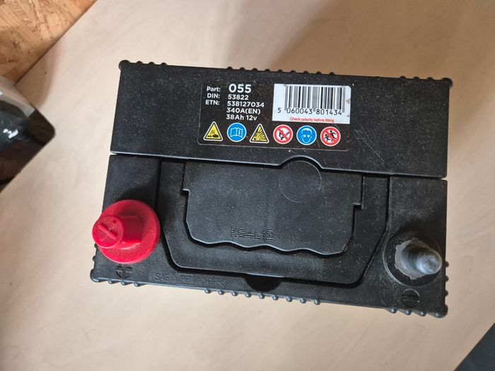 Brand new! Unused! PLATINUM - 055E - car Starter Battery
