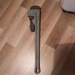 24" pipe wrench